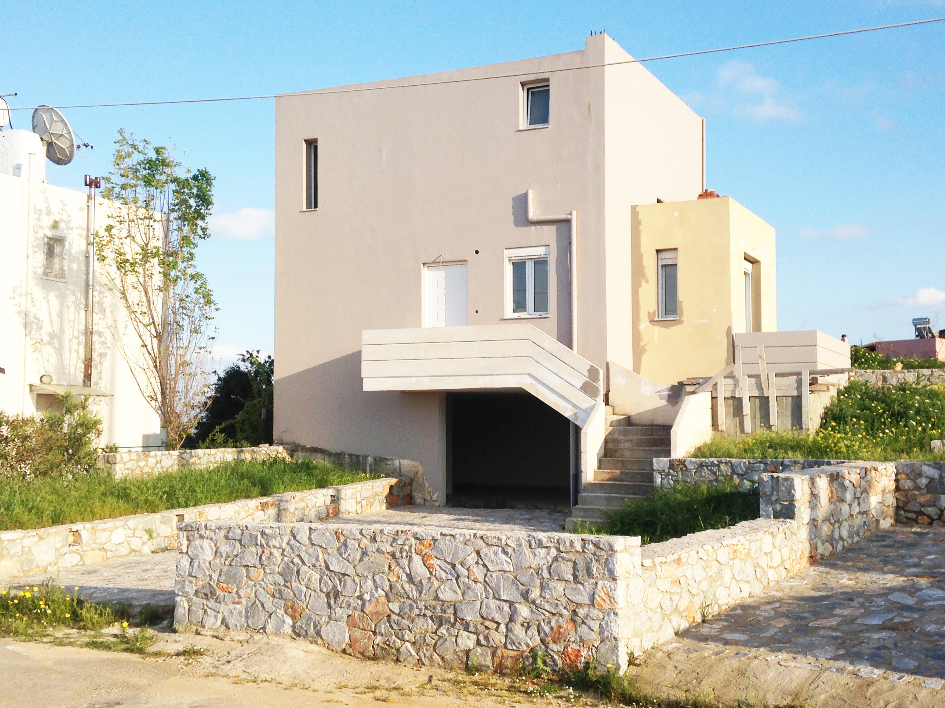 Νεόχτιστη μεζονέτα με πισίνα στον Κεφαλά /1