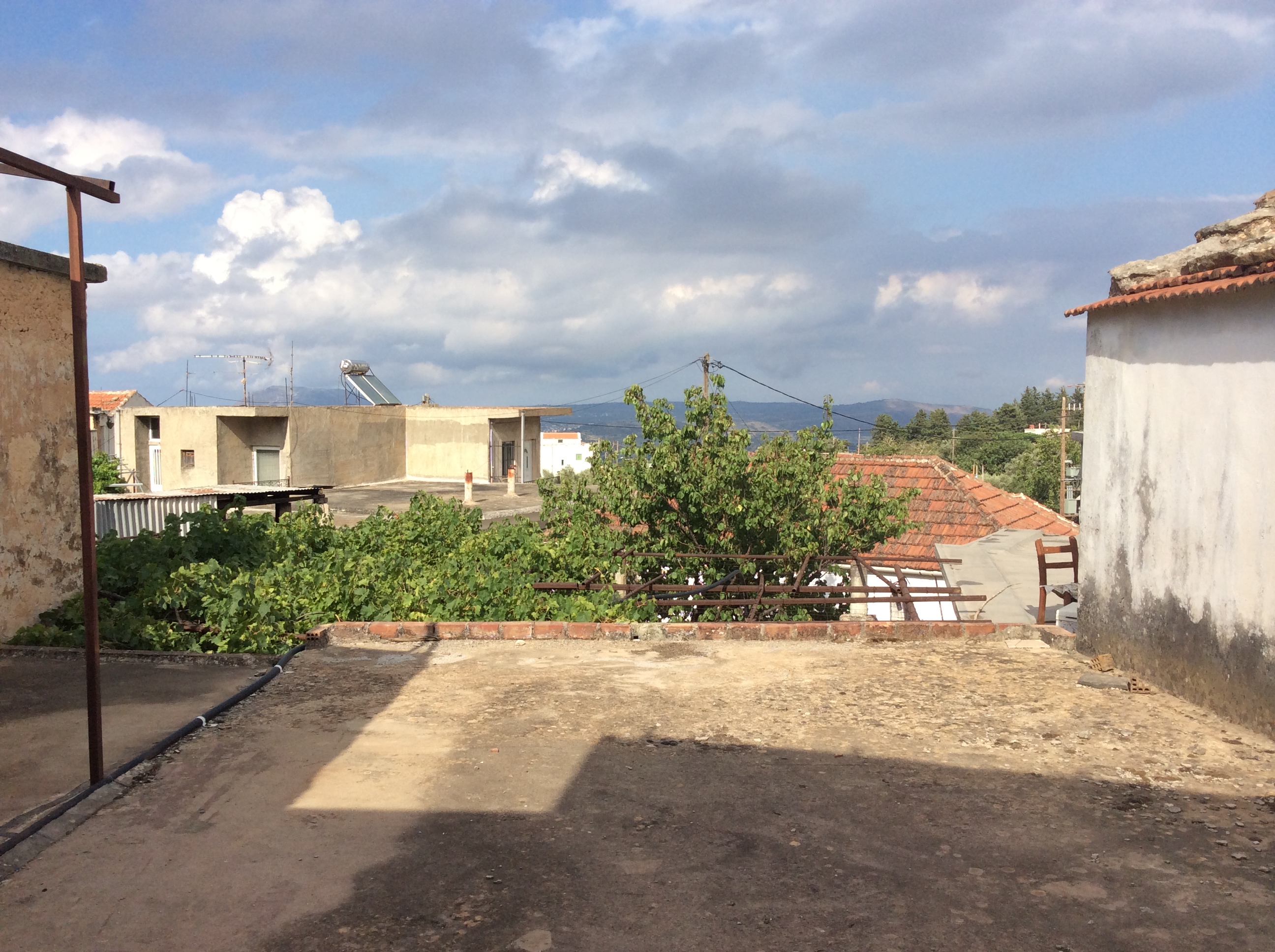 Old house for renovation in Melidoni /1